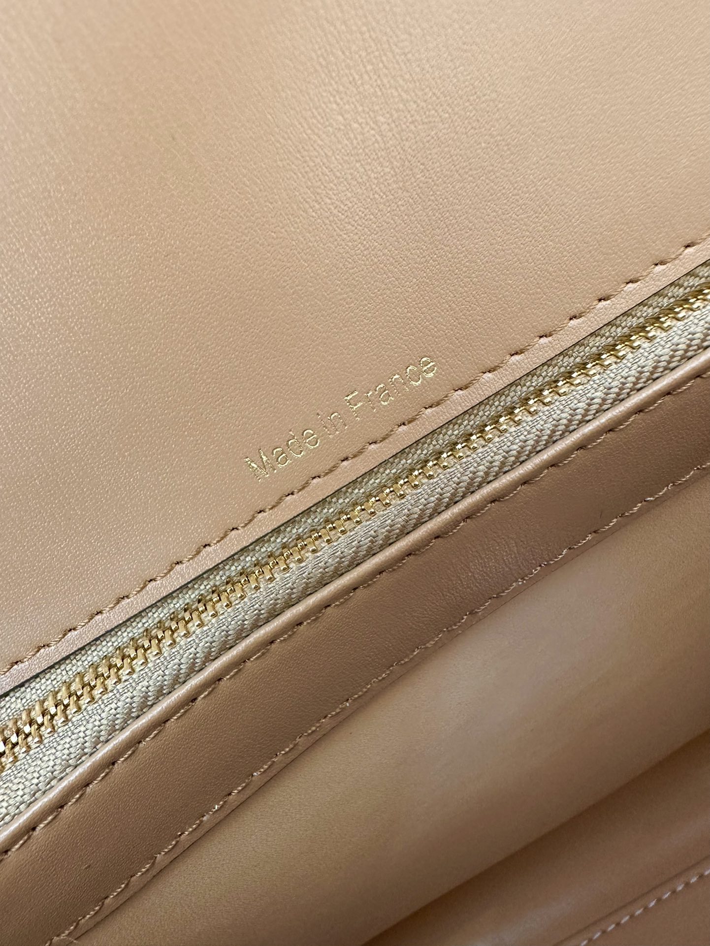 델보 브리앙 PM 박스백 브라운